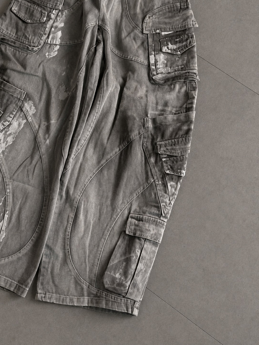 Ash Splatter Curved-Panel Cargo