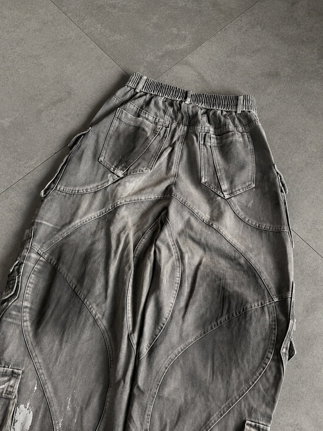 Ash Splatter Curved-Panel Cargo